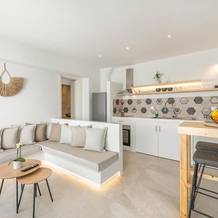 Utopia Luxury Apartments Науса Екстериор снимка